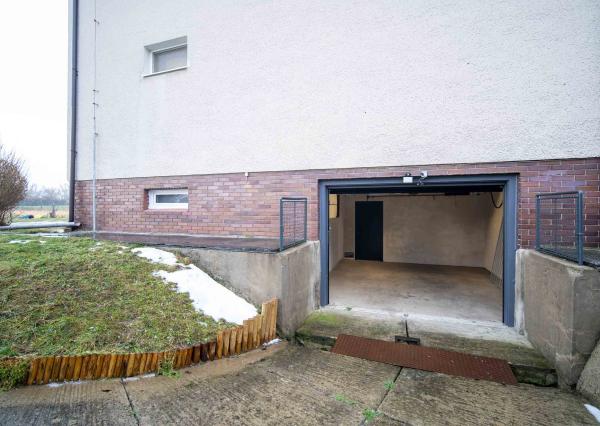 🏡 NA PREDAJ veľkometrážny 2izb.byt a garáž, Nové Mesto nad Váhom