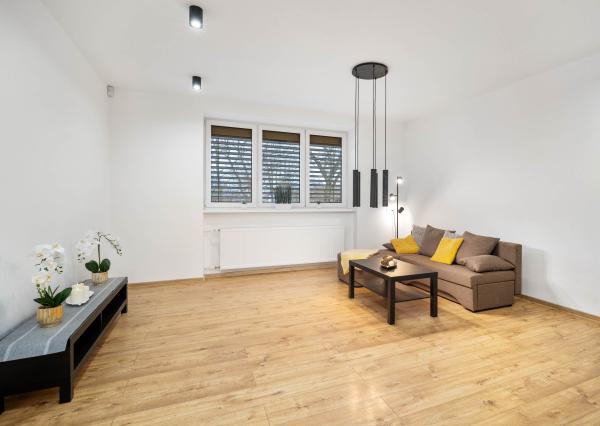 🏡 NA PREDAJ veľkometrážny 2izb.byt a garáž, Nové Mesto nad Váhom