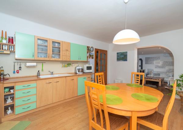 🏡 Na predaj zrekonštruovaný rodinný dom v obci Čachtice