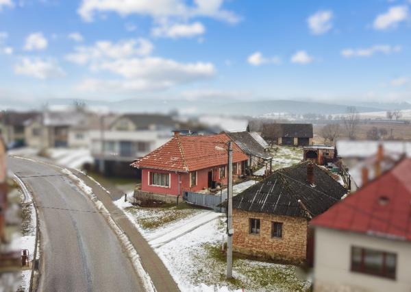 STUDENEC- 2 rodinné domy s veľkým pozemkom