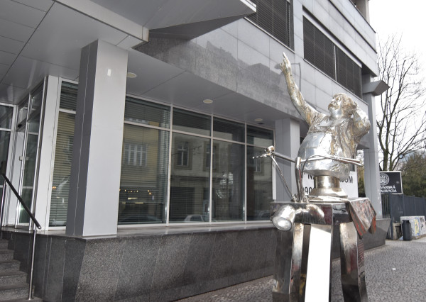 Na prenájom kompletne zariadený 1-izbový byt v Bratislave.