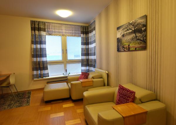 Na prenájom kompletne zariadený 1-izbový byt v Bratislave.