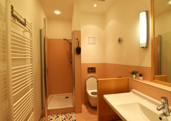 Na prenájom kompletne zariadený 1-izbový byt v Bratislave.