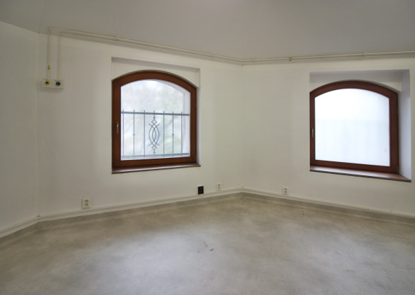 PRENÁJOM ambulancia/služby 36,10 m2, Piešťany, Winterova ul.