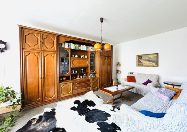 Priestranný 3-izbový byt 84 m² s balkónom – Skalica, Dr. Clementisa.