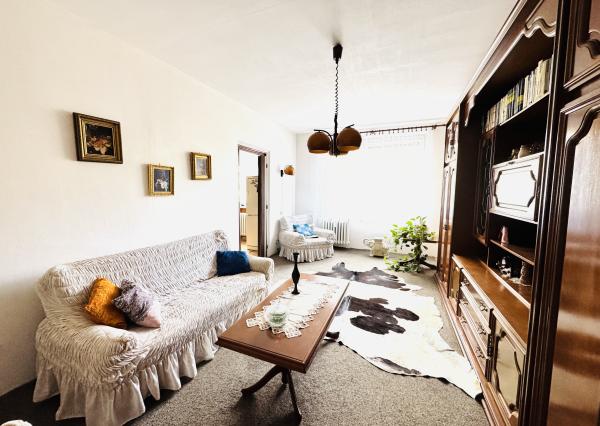 Priestranný 3-izbový byt 84 m² s balkónom – Skalica, Dr. Clementisa.