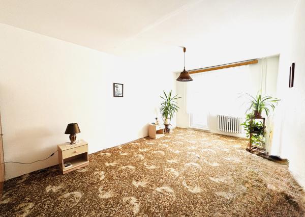 Priestranný 3-izbový byt 84 m² s balkónom – Skalica, Dr. Clementisa.