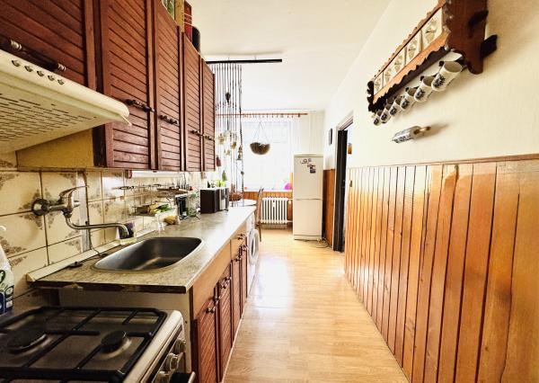 Priestranný 3-izbový byt 84 m² s balkónom – Skalica, Dr. Clementisa.