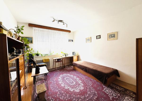 Priestranný 3-izbový byt 84 m² s balkónom – Skalica, Dr. Clementisa.