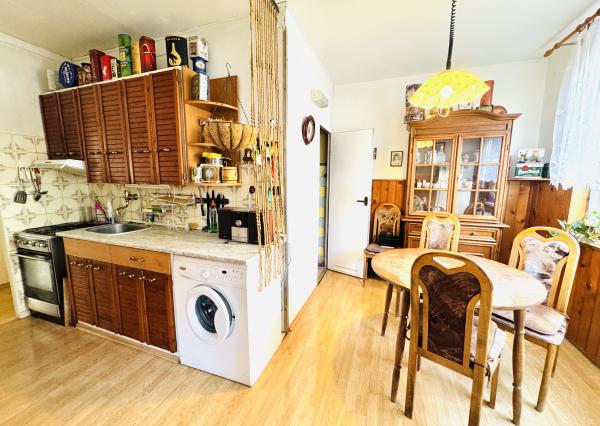 Priestranný 3-izbový byt 84 m² s balkónom – Skalica, Dr. Clementisa.