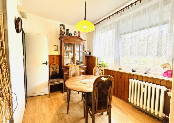 Priestranný 3-izbový byt 84 m² s balkónom – Skalica, Dr. Clementisa.