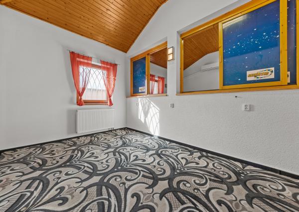 PREDAJ KOMERČNÉHO PRIESTORU, ROHOVCE (25 min. Bratislava R7)