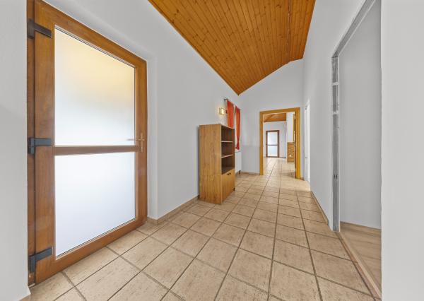 PREDAJ KOMERČNÉHO PRIESTORU, ROHOVCE (25 min. Bratislava R7)