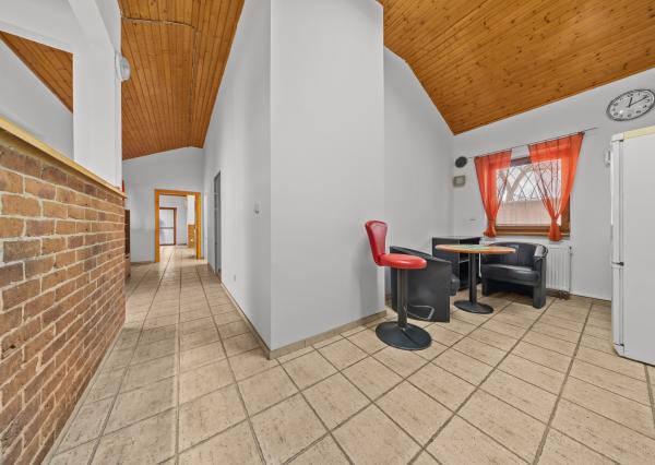 PREDAJ KOMERČNÉHO PRIESTORU, ROHOVCE (25 min. Bratislava R7)