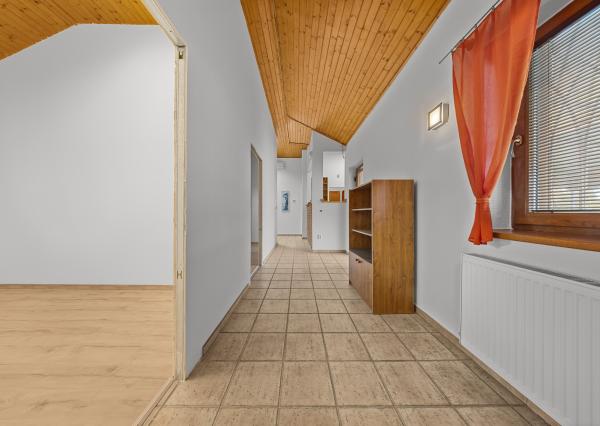 PREDAJ KOMERČNÉHO PRIESTORU, ROHOVCE (25 min. Bratislava R7)