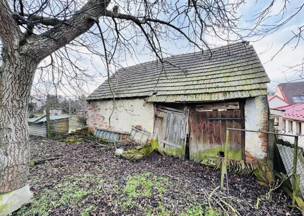 3-izbový rodinný dom s dvorom a stodolou – Petrova Ves, okres Skalica.