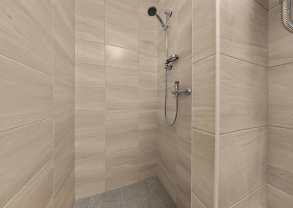 NA PREDAJ – 2-IZB. DOMČEK Rohovce, 25 min od BA