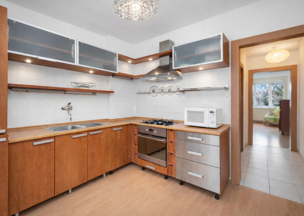 PREDAJ 2-IZBOVÝ BYT S BALKÓNOM V TEHLOVOM DOME – ul. 1. MÁJA