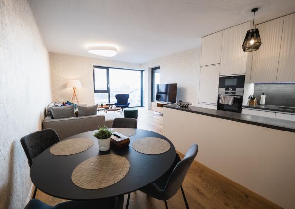 Exkluzívny 4-izbový byt s loggiou a súkromnou záhradou na lukratívnej adrese Pod Vtáčnikom