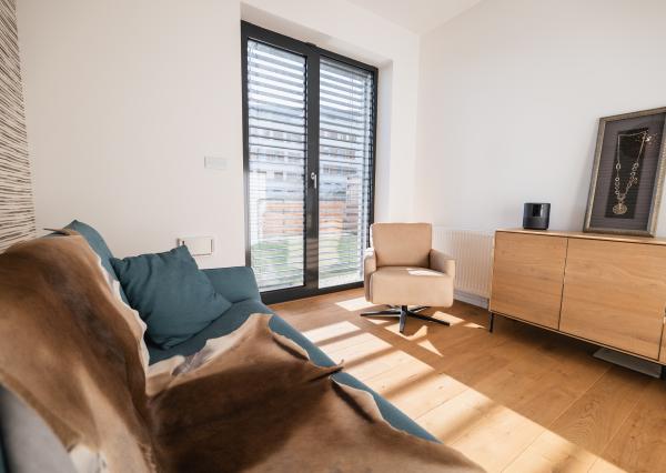 Exkluzívny 4-izbový byt s loggiou a súkromnou záhradou na lukratívnej adrese Pod Vtáčnikom