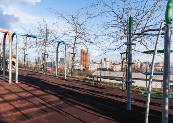 Exkluzívny 4-izbový byt s loggiou a súkromnou záhradou na lukratívnej adrese Pod Vtáčnikom