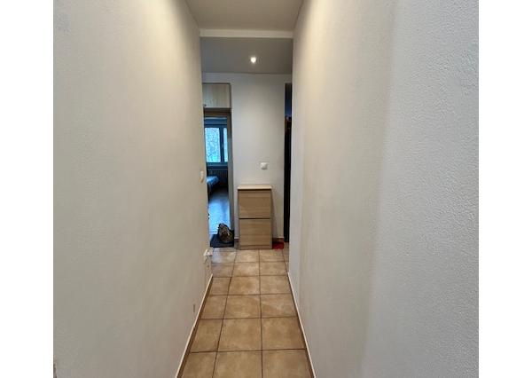 PREDAJ: Slnečný 3-izbový byt v srdci Ružinova – tehla a zeleň