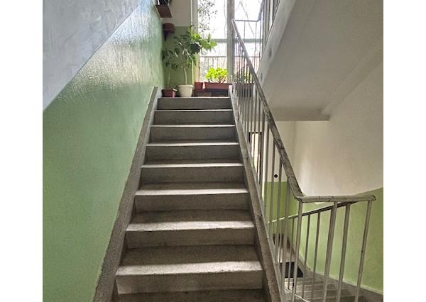 PREDAJ: Slnečný 3-izbový byt v srdci Ružinova – tehla a zeleň