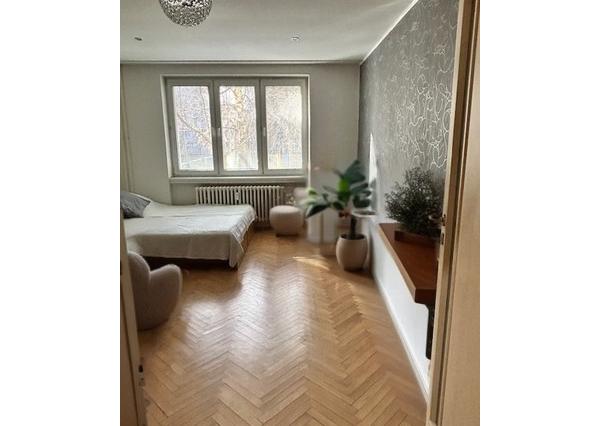 PREDAJ: Slnečný 3-izbový byt v srdci Ružinova – tehla a zeleň