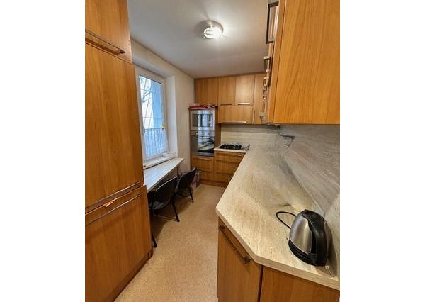 PREDAJ: Slnečný 3-izbový byt v srdci Ružinova – tehla a zeleň