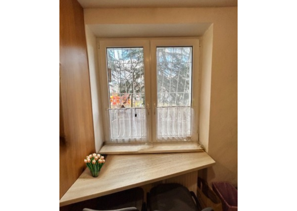 PREDAJ: Slnečný 3-izbový byt v srdci Ružinova – tehla a zeleň