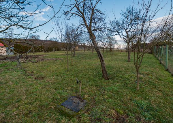 NA PREDAJ Rodinný dom s pozemkom 1188 m² - Moravské Lieskové