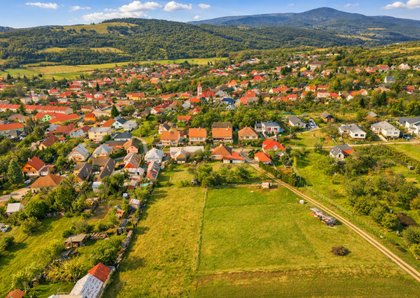 NA PREDAJ Rodinný dom s pozemkom 1188 m² - Moravské Lieskové