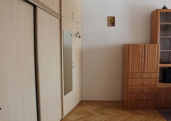 Na prenájom priestranný 1.5 izbový byt na Radarovej ulici