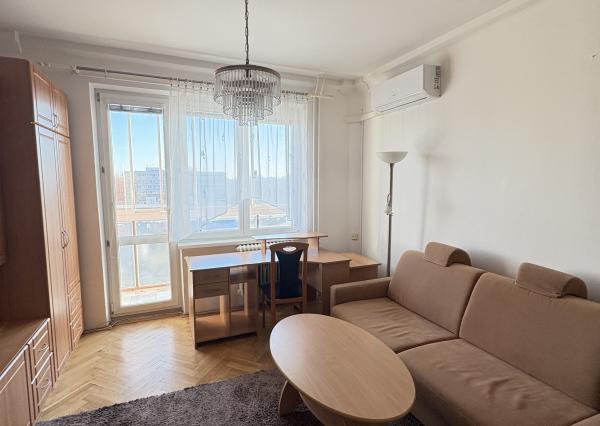 Na prenájom priestranný 1.5 izbový byt na Radarovej ulici