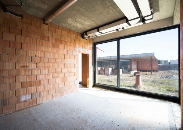 PREDAJ RODINNEJ VILY S WELLNESS A POZEMKOM 2548 m² – ROVINKA