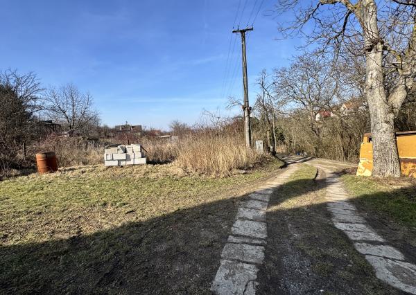 Stavebný pozemok s projektom a stavebným povolením – Skalica, lokalita Koziny.