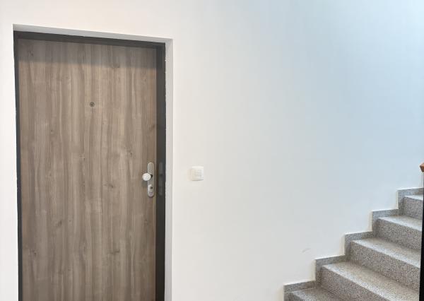 Na prenájom krásny 2 izbový byt v novostavbe s balkónom a parkovaním