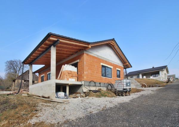 🏡 NA PREDAJ POSLEDNÝ RODINNÝ DOM v súkromnej ulici, Stará Turá