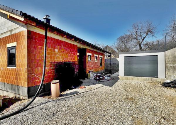 🏡 NA PREDAJ POSLEDNÝ RODINNÝ DOM v súkromnej ulici, Stará Turá