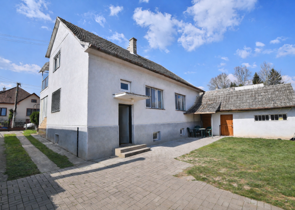 PREDAJ - Rodinný dom - Čachtice