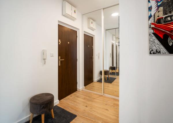 PREDAJ 2 izb. bytu Podunajská, Bratislava, balkón, parking