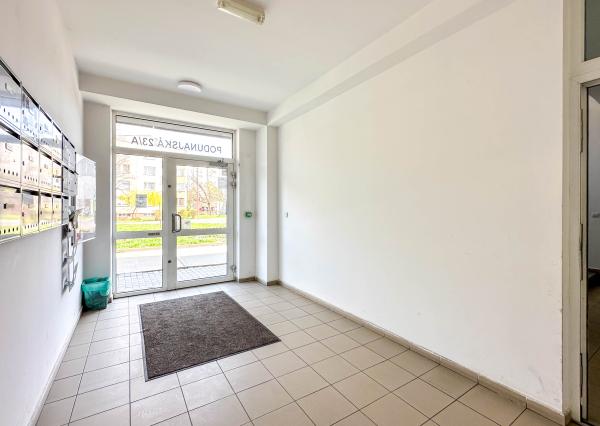 PREDAJ 2 izb. bytu Podunajská, Bratislava, balkón, parking