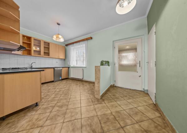 Na predaj - Rodinný dom s veľkým pozemkom Mliečno, Šamorín