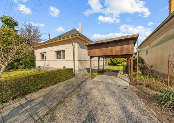 Na predaj - Rodinný dom s veľkým pozemkom Mliečno, Šamorín