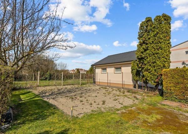 Na predaj - Rodinný dom s veľkým pozemkom Mliečno, Šamorín