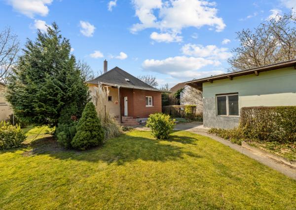 Na predaj - Rodinný dom s veľkým pozemkom Mliečno, Šamorín