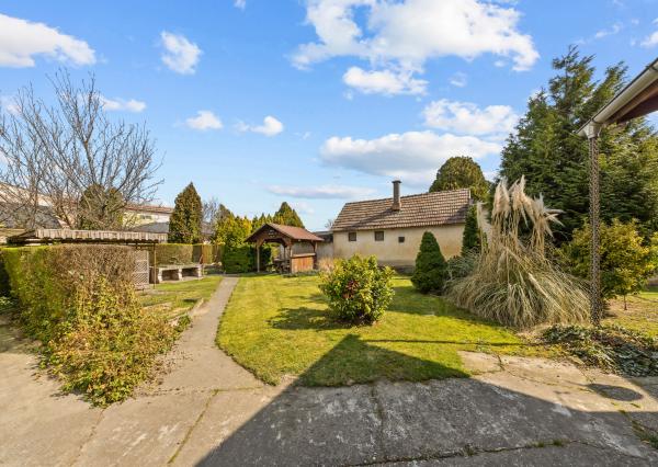 Na predaj - Rodinný dom s veľkým pozemkom Mliečno, Šamorín