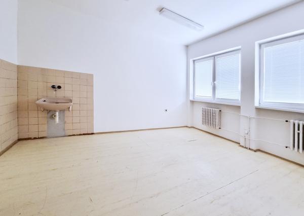 NÁJOM - kancelárie - ul.Trenčianska - Nové Mesto nad Váhom