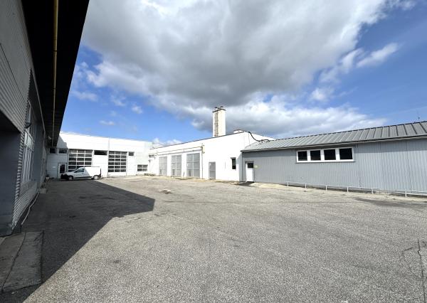 NA PREDAJ | Rozsiahly komerčný areál s investičným potenciálom – Malacky.