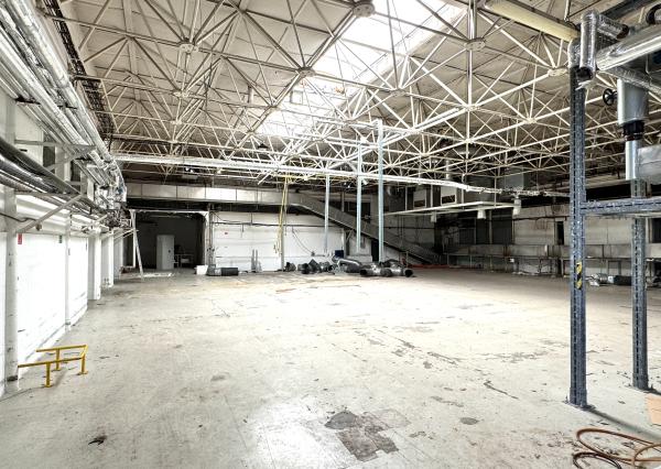 NA PREDAJ | Rozsiahly komerčný areál s investičným potenciálom – Malacky.